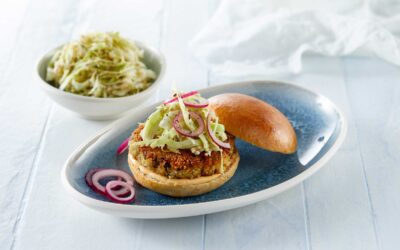 Selleribøf serveret som burger i brioche og med cole slaw