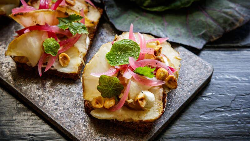 Smørrebrød med bagt selleri